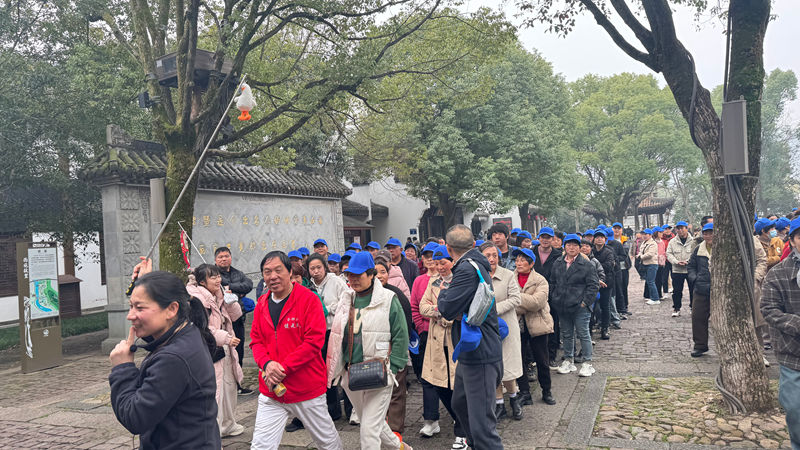 浦江農(nóng)批市場組織商戶開展“春風相伴 安全同行”踏春活動