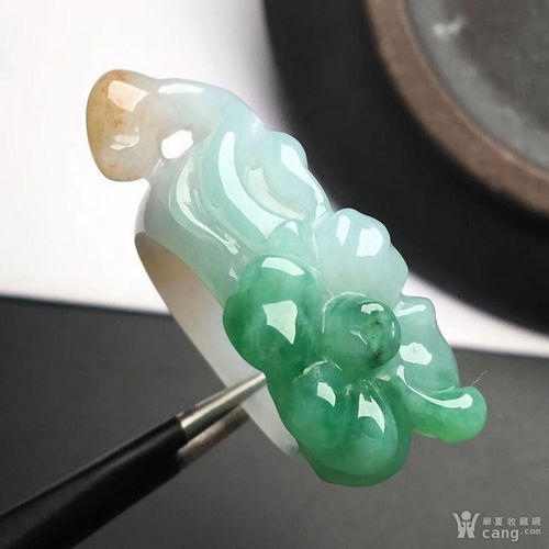 玉石商機如何破局？從瀾玉珠寶的翡翠掛件與五金交電跨界組合說起